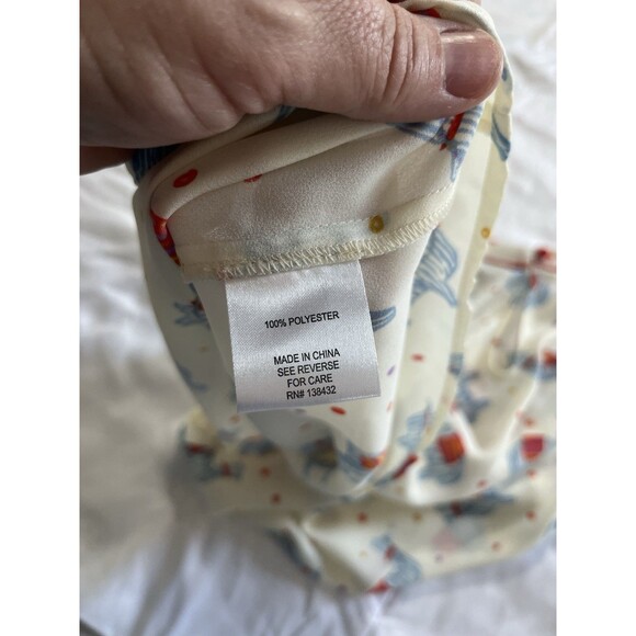 ModCloth Sleeveless Top XS Llama Alpaca Print Red Trim Keyhole Blouse - Picture 6 of 6